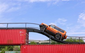 电混越野最优解诞生！鲲鹏超能混动CDM-O颠覆豪华越野圈